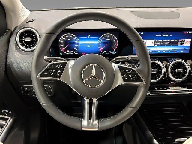 Mercedes-Benz B 200 Progressive Sedan