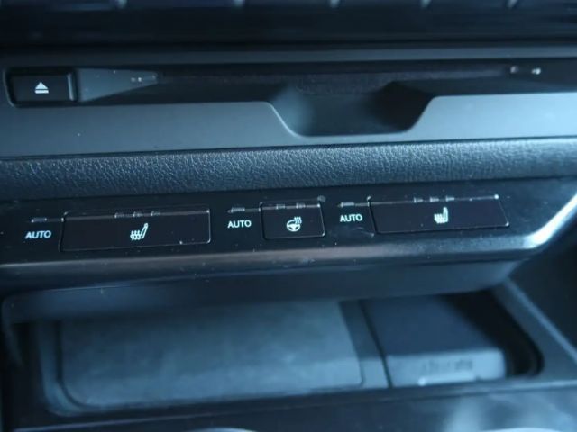 Lexus UX 250h Style Edition