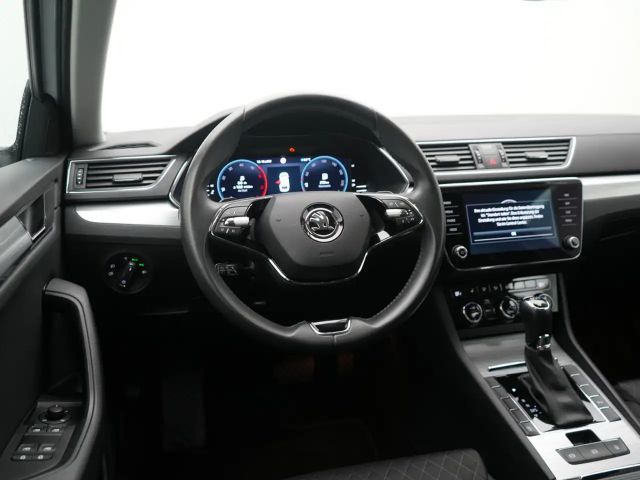 Skoda Superb DSG ACC CARPLAY VIRT NAVI LED PDC