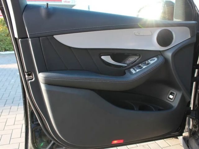 Mercedes-Benz GLC 300 AMG Line Coupé