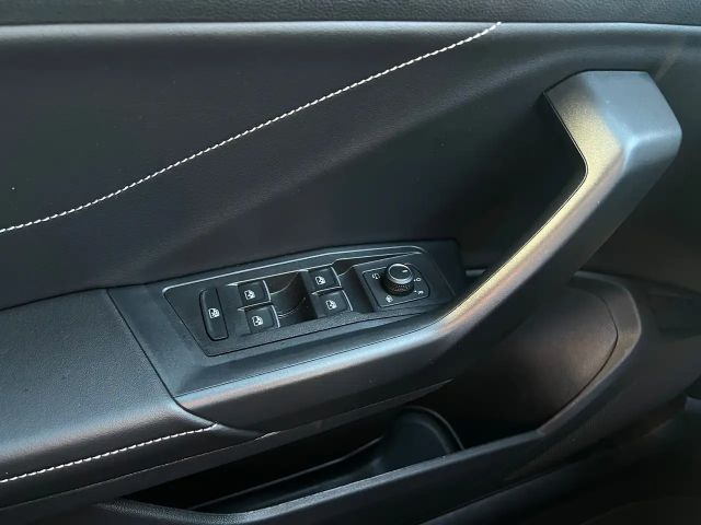 Volkswagen T-Roc 1.0 TSI Plus