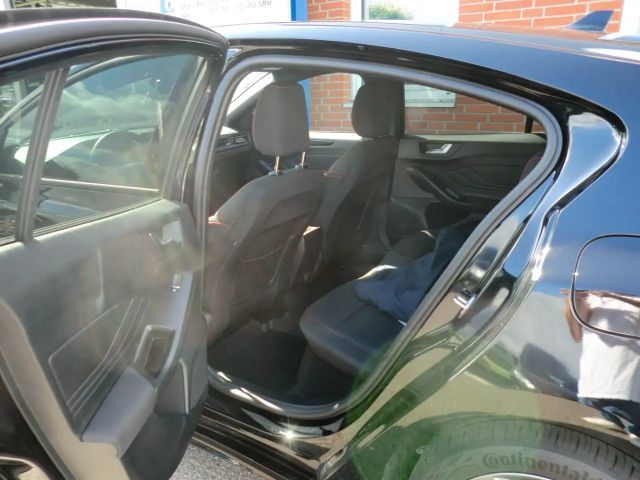 Ford Focus EcoBoost ST Line