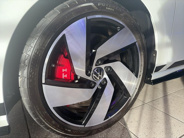 Volkswagen Golf 2.0 TSI DSG GTI