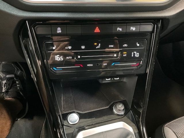 Volkswagen T-Roc T-ROC 1.5 E2 R-L  BT110 TSID7F