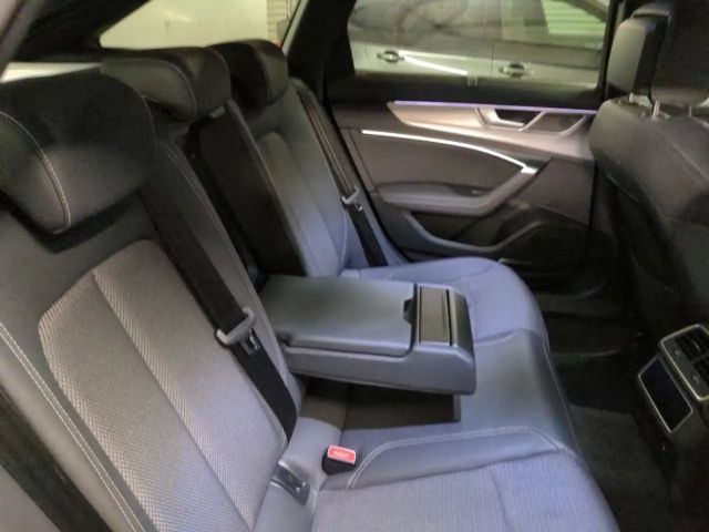 Audi A6 Avant Quattro S-Tronic