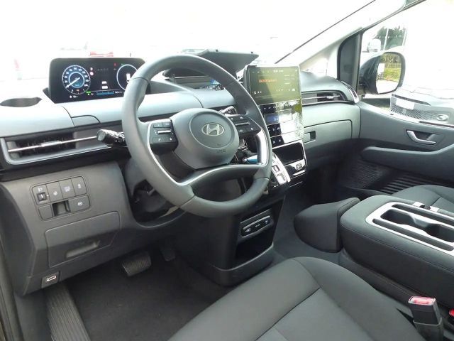 Hyundai Staria Trend