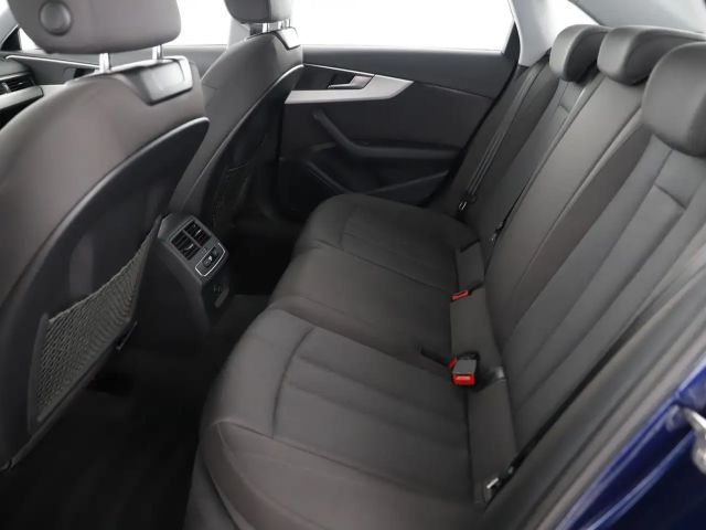 Audi A4 30 TDI Sedan