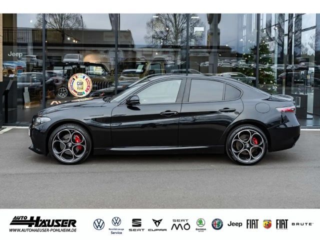 Alfa Romeo Giulia AT8 Q4 Turbo
