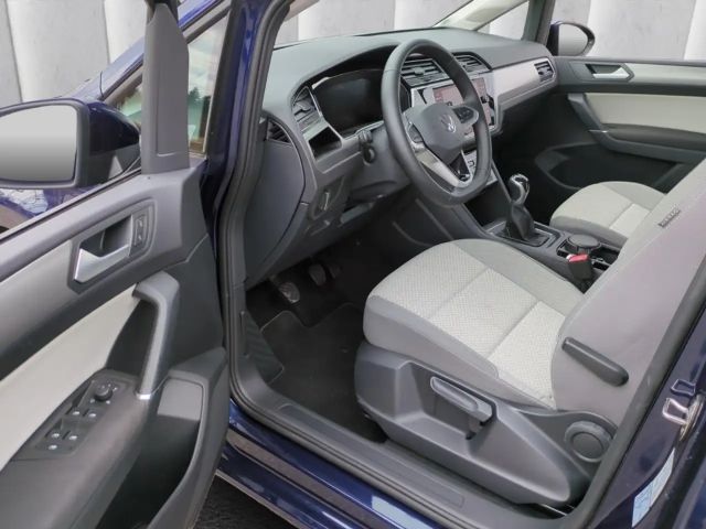 Volkswagen Touran 7-Sitze 1.5TSI*ACC Navi digCock SHZ 2xPDC