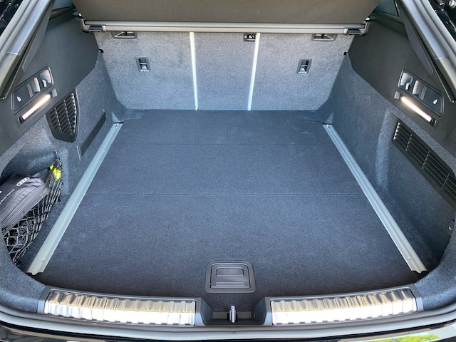 Audi A6 Avant Quattro S-Tronic