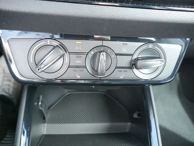 Skoda Fabia Essence 1,0, € 15.490 ,- inkl. Porsche Bank Bon...