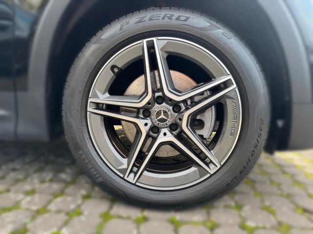 Mercedes-Benz GLB 220 4MATIC AMG Line GLB 220 d