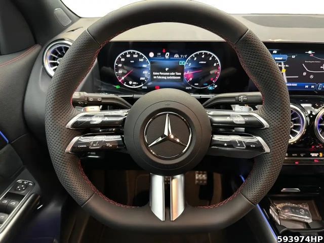 Mercedes-Benz GLA 180 AMG Line