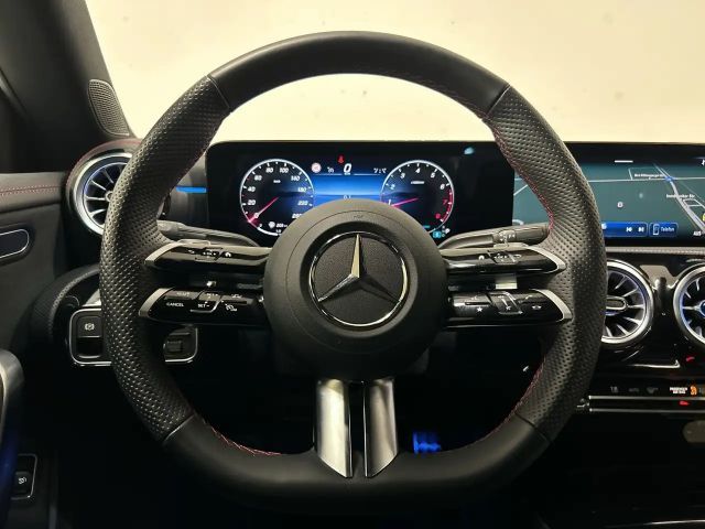 Mercedes-Benz CLA 180 AMG Line Coupé