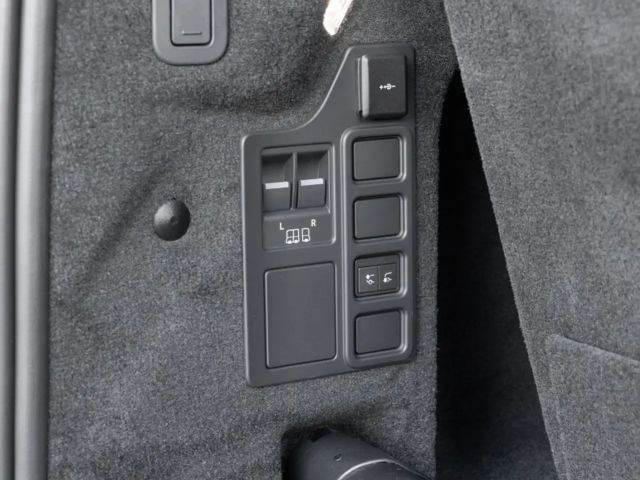 Land Rover Discovery D250 Dynamic SE