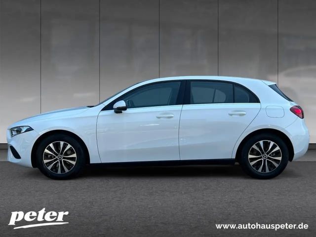 Mercedes-Benz A 180 MBUX+Wide+AHK+Cam+Navi+AUT+SHZ