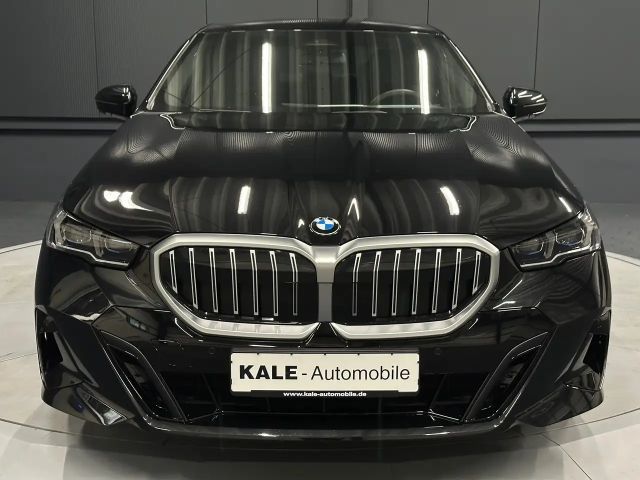 BMW 520 520d M-Sport Sedan