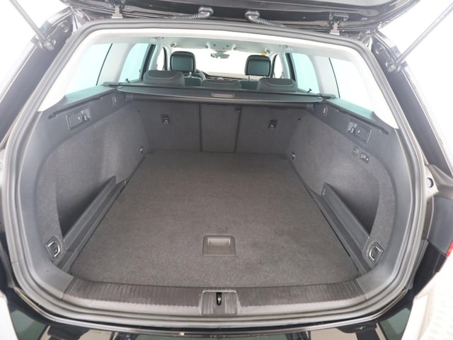 Volkswagen Passat 1.5 TSI Business Variant