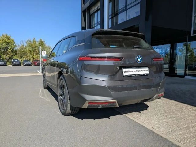 BMW iX xDrive50