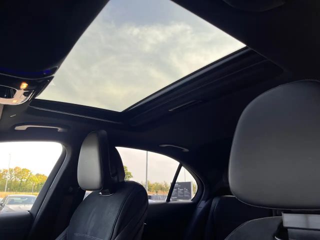 Mercedes-Benz C 300 AMG Line C 300 d Sedan