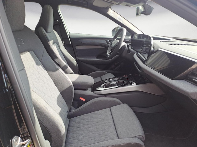 Audi A6 Avant Quattro S-Tronic