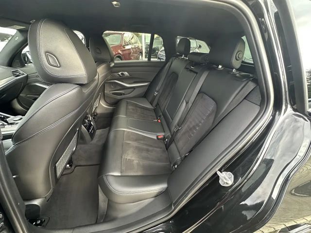 BMW 330 330e M-Sport Touring