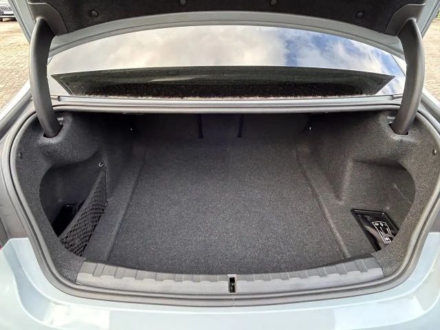 BMW 320 320d M-Sport Sedan xDrive