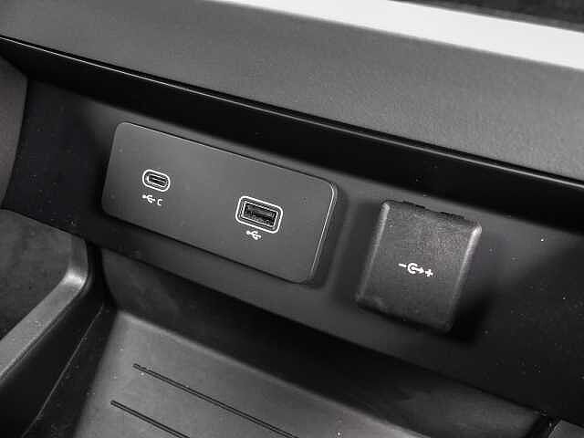 Land Rover Defender 110 Dynamic HSE