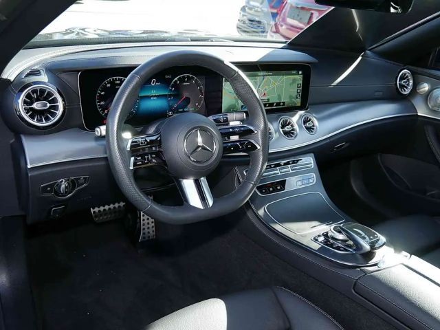 Mercedes-Benz E 300 AMG Line Cabriolet