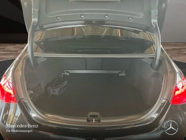 Mercedes-Benz C 180 AMG Line Sedan