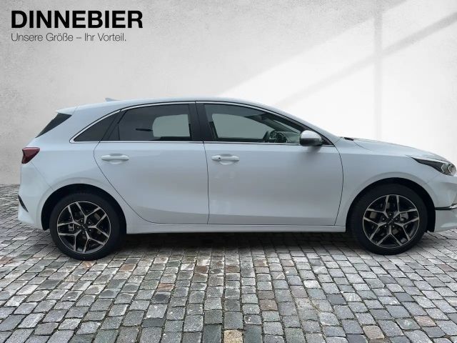 Kia Ceed CEED Ultimate Edition 1.5T LED+Kamera+Navi