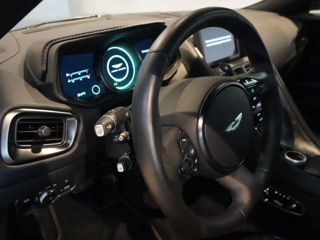 Aston Martin DB11 V8