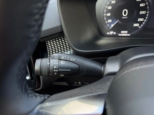 Volvo XC40 R-Design Recharge