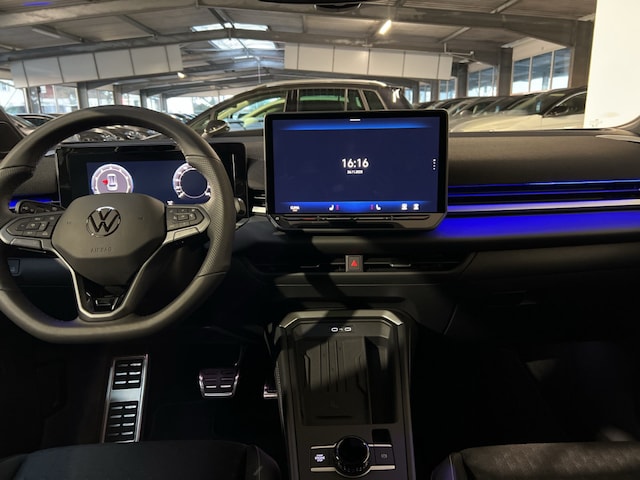 Volkswagen T-Roc 1.5 eTSI DSG IQ.Drive R-Line
