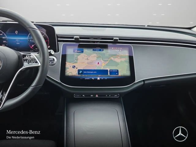 Mercedes-Benz E 220 AVANTGARDE E 220 d Sedan