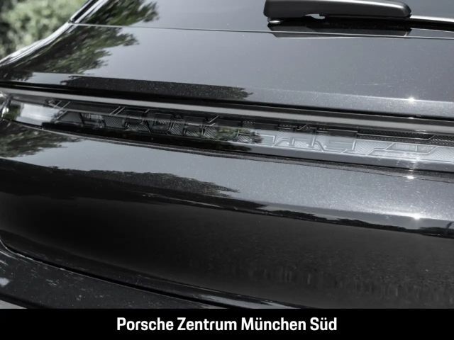Porsche Taycan 4 Cross Turismo