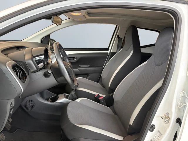 Toyota Aygo Hatchback Play Team D X-play