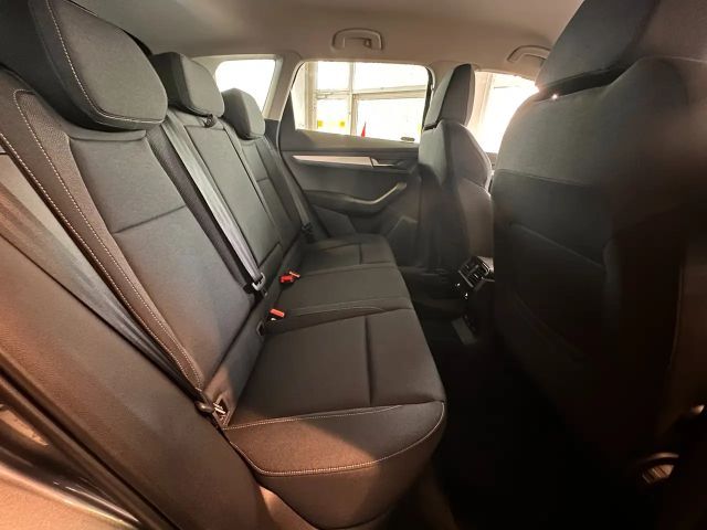 Skoda Karoq Edition 130 DSG*AHK*Rückfahrk*Frontscheibenheiz