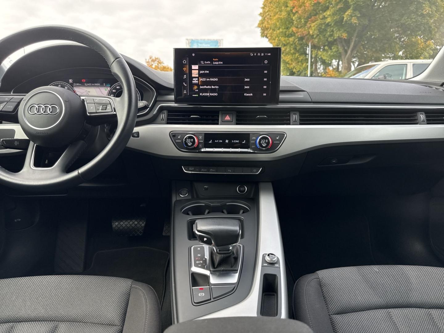 Audi A4 40 TFSI Avant S-Tronic