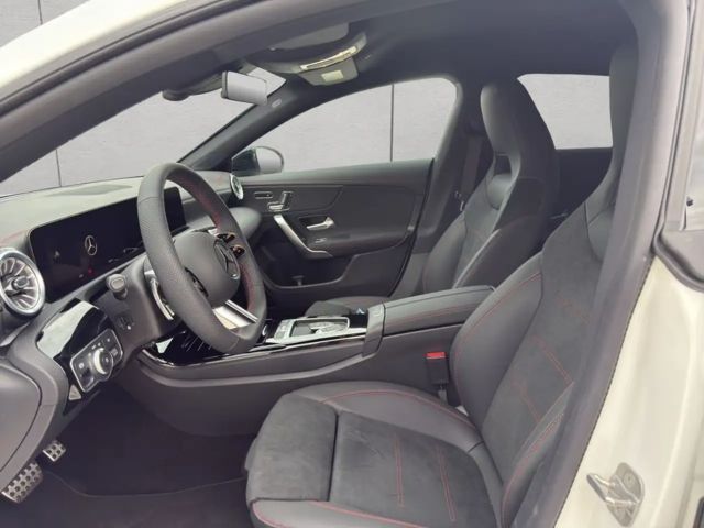 Mercedes-Benz CLA 200 CLA