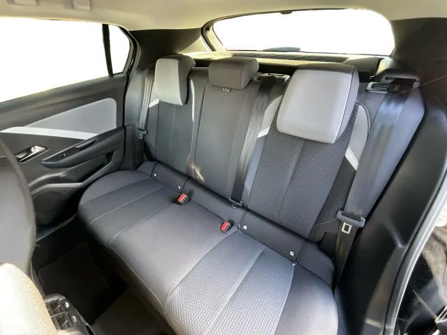 Opel Astra 1.2 Turbo Edition Turbo