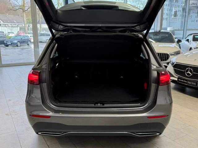 Mercedes-Benz B 220 4MATIC Progressive Sedan