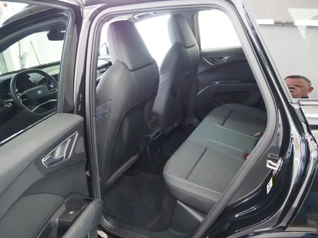 Audi Q4 e-tron Business Quattro