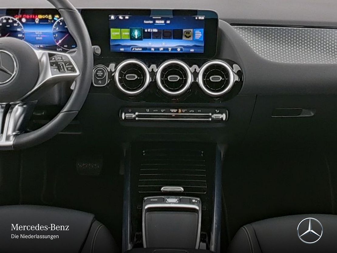 Mercedes-Benz B 200 Sedan