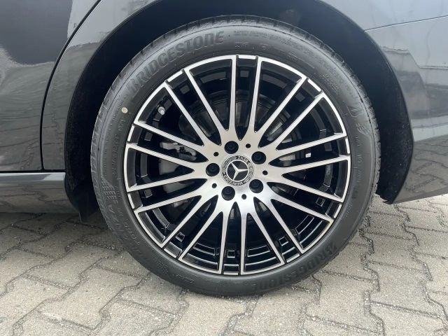 Mercedes-Benz C 180 AVANTGARDE Sedan