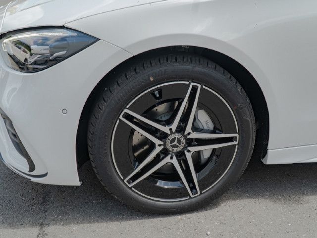 Mercedes-Benz C 200 AMG Line Sedan