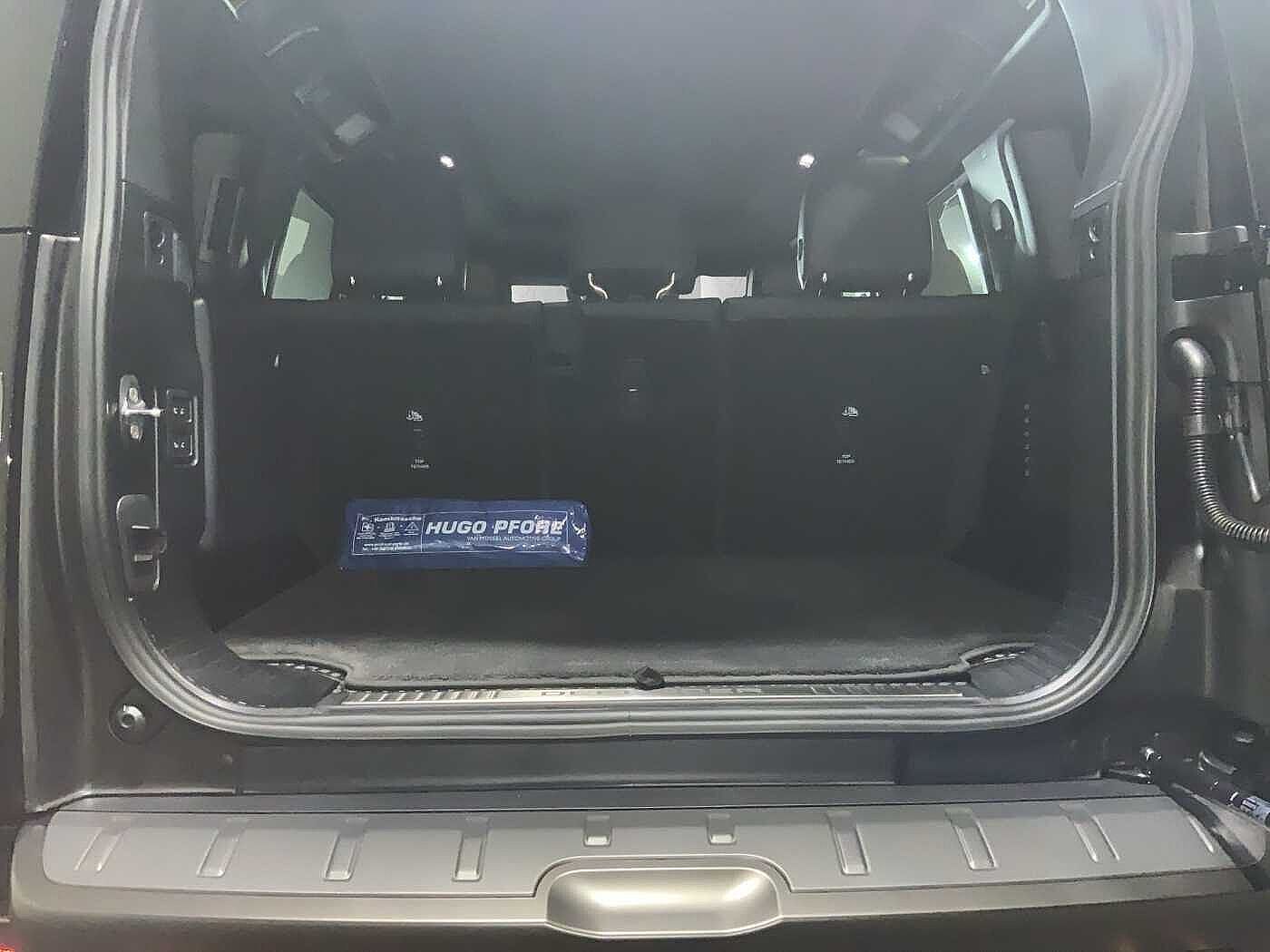 Land Rover Defender 110