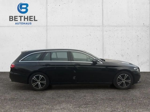 Mercedes-Benz E 220 AVANTGARDE E 220 d Estate