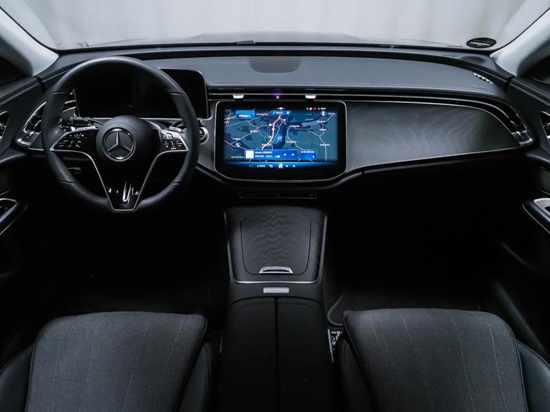 Mercedes-Benz E 220 AVANTGARDE E 220 d Sedan