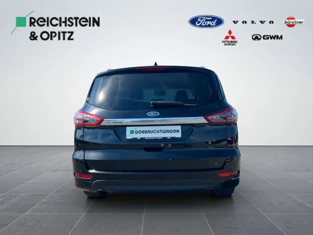 Ford S-Max Titanium